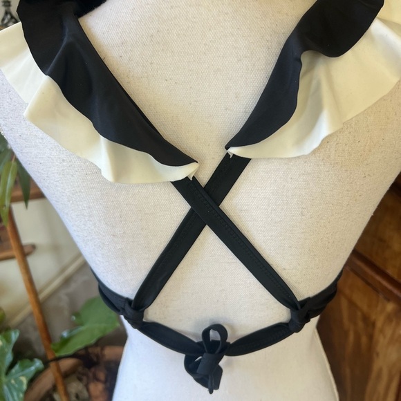 Ladies size Medium NWOT swim suit top black and white. Adorable - Picture 6 of 11